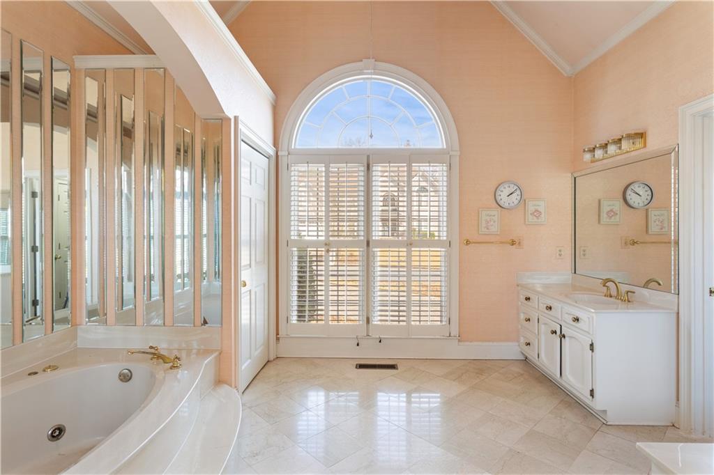 3910 Spalding Bluff Drive