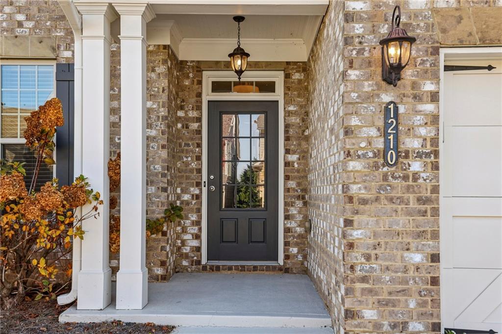 1210 Roswell Manor Circle