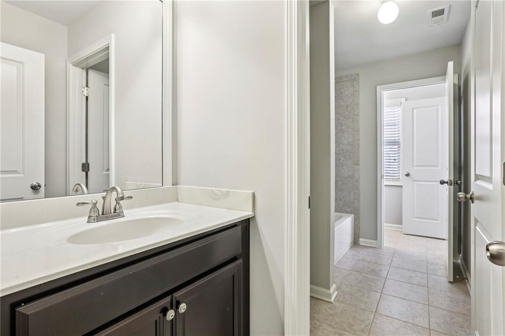 1210 Roswell Manor Circle