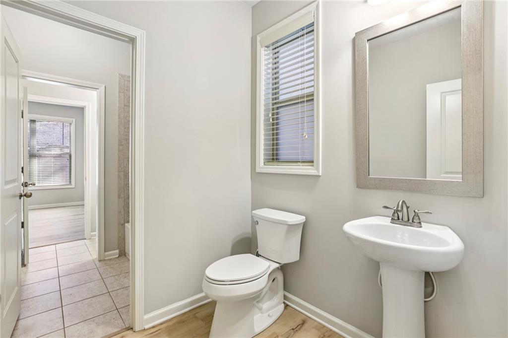 1210 Roswell Manor Circle