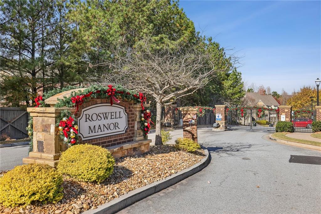 1210 Roswell Manor Circle