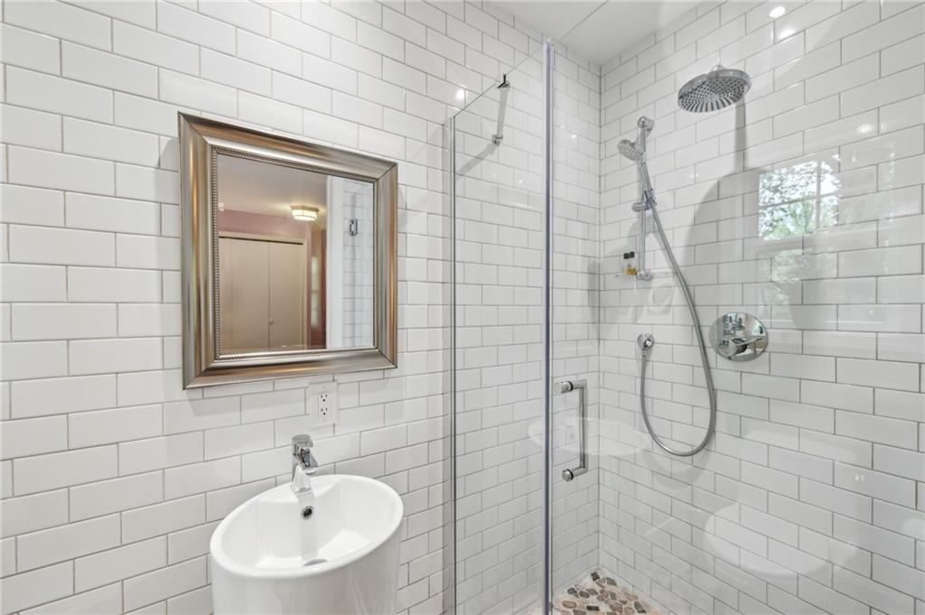 1130 Angelo Court NE