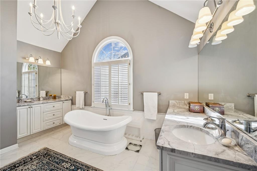 1055 Brookhaven Walk NE