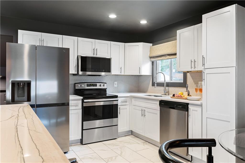 1388 Willow Trail SW