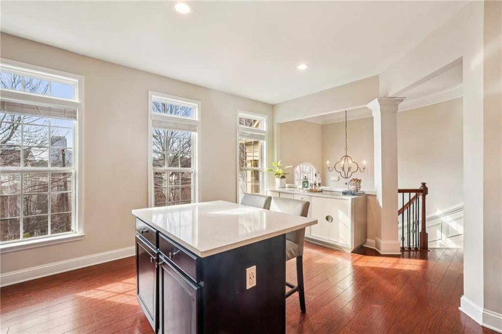 356 Ardmore Court NW