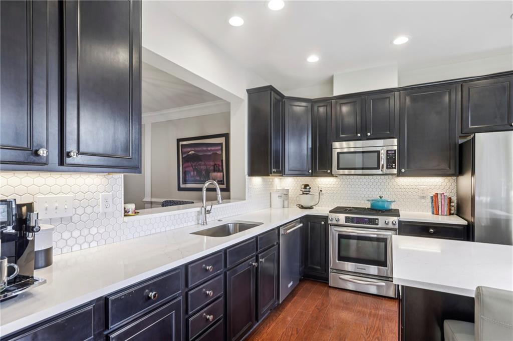 356 Ardmore Court NW