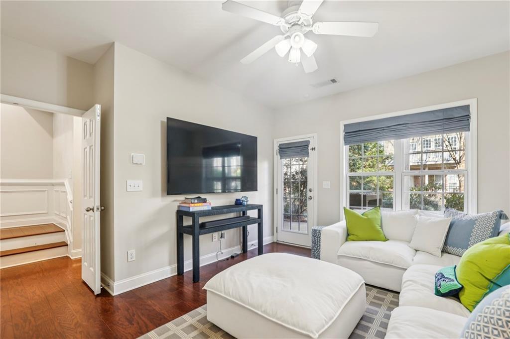 356 Ardmore Court NW