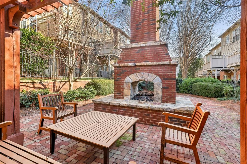 356 Ardmore Court NW