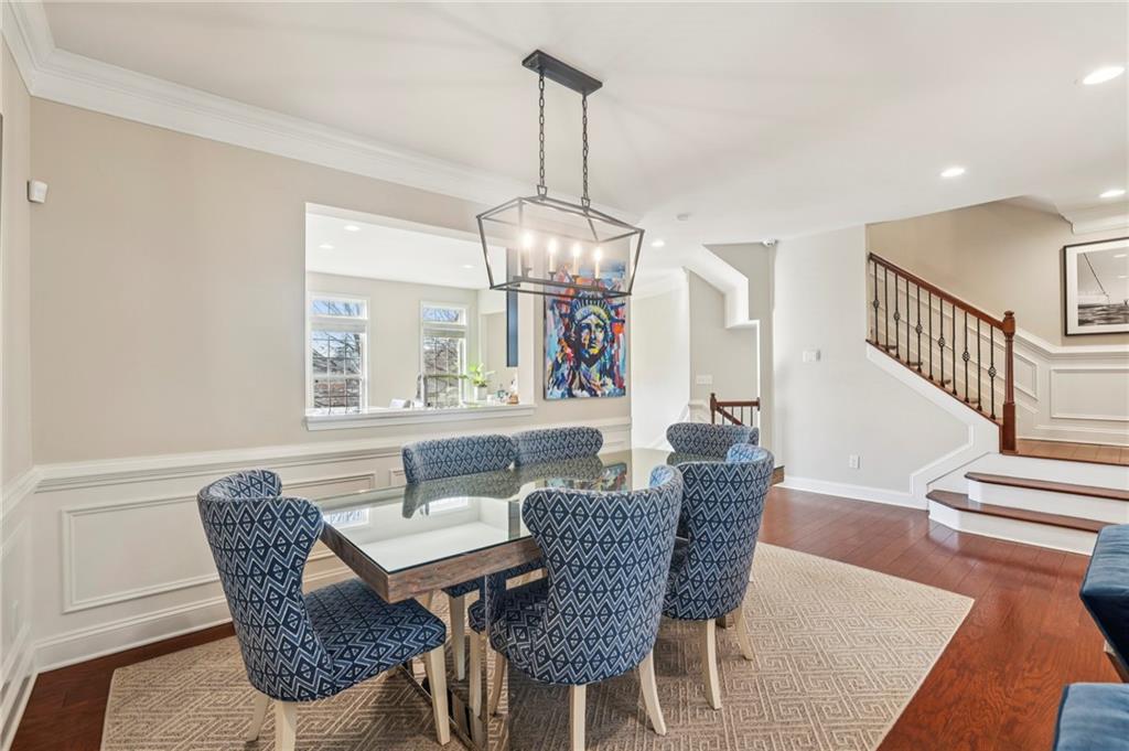 356 Ardmore Court NW