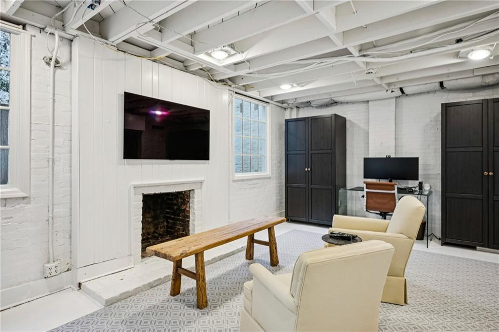 1838 Meredith Drive NW