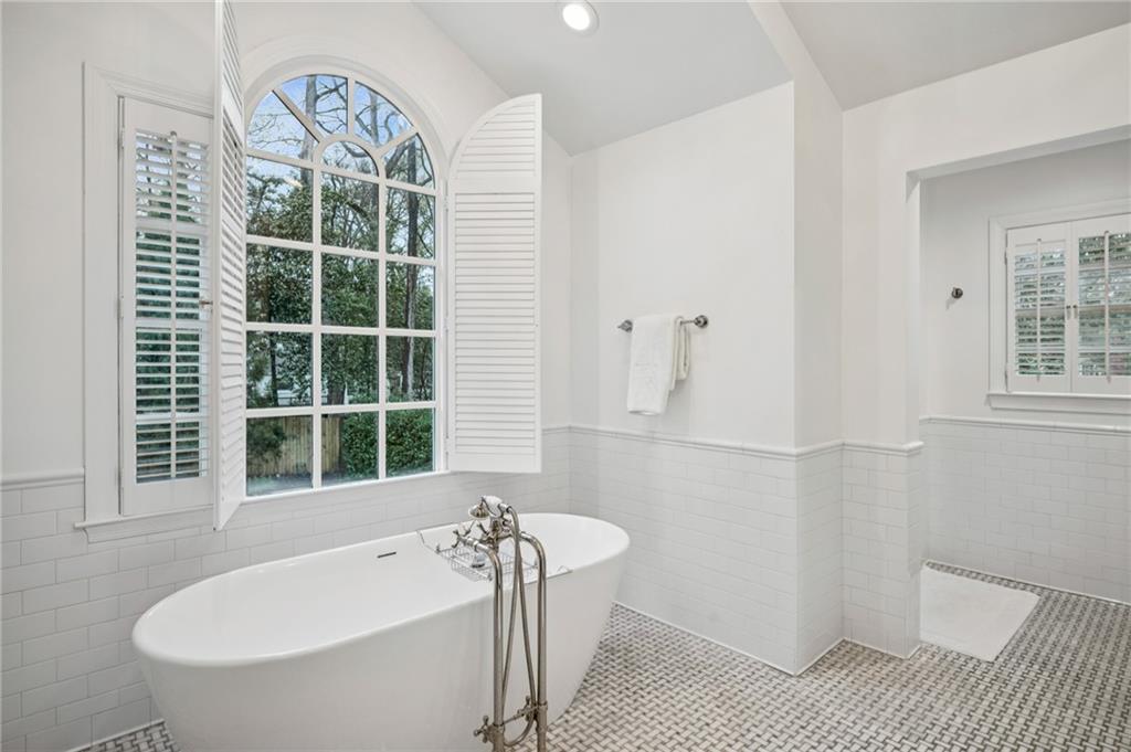 1838 Meredith Drive NW