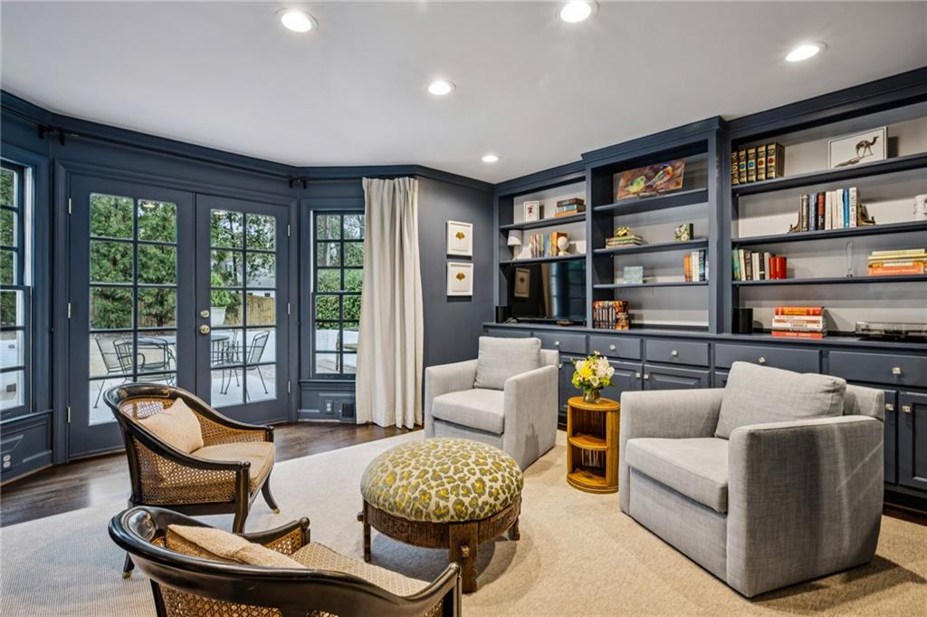 1838 Meredith Drive NW