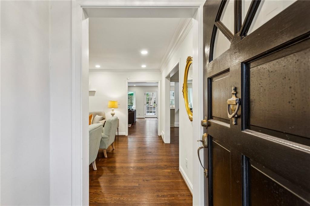 734 Woodley Drive NW