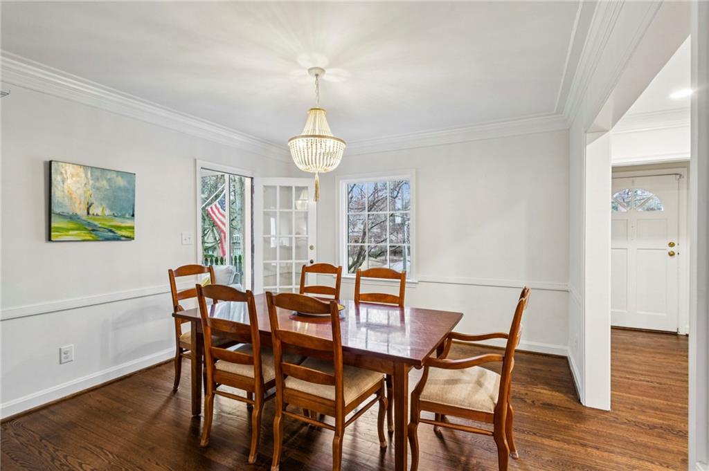 734 Woodley Drive NW