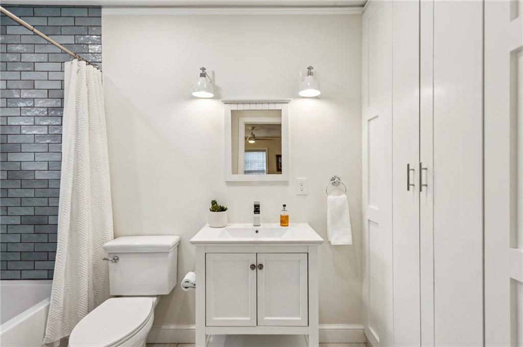 734 Woodley Drive NW