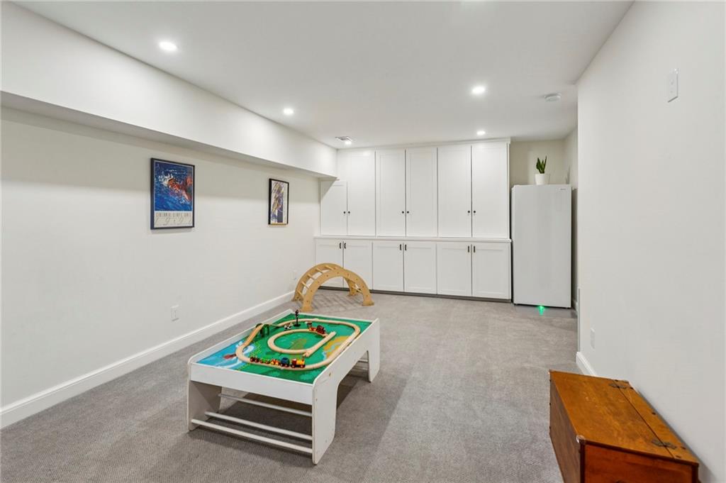 734 Woodley Drive NW