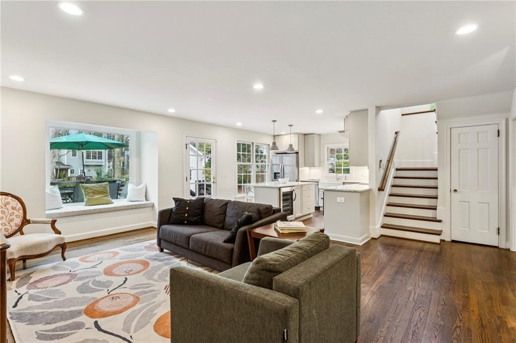 734 Woodley Drive NW