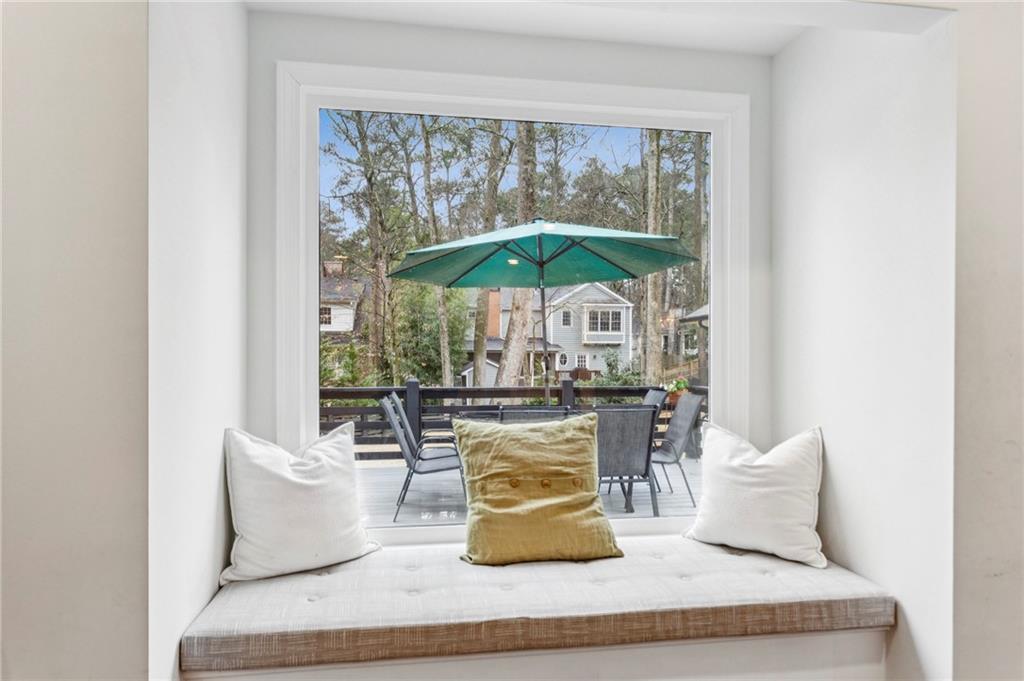 734 Woodley Drive NW