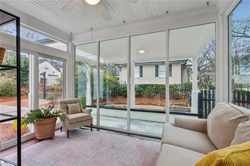 734 Woodley Drive NW