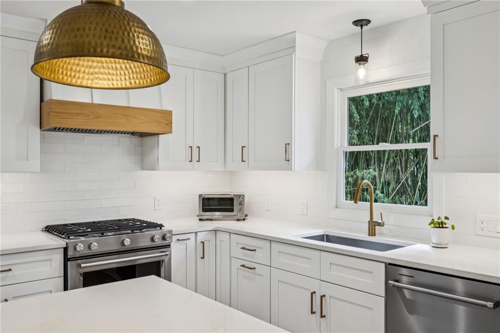 540 Chateaugay Lane NE