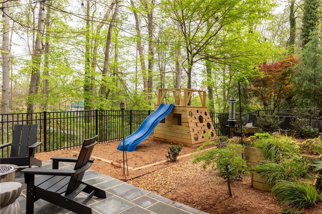 571 Overbrook Drive NW