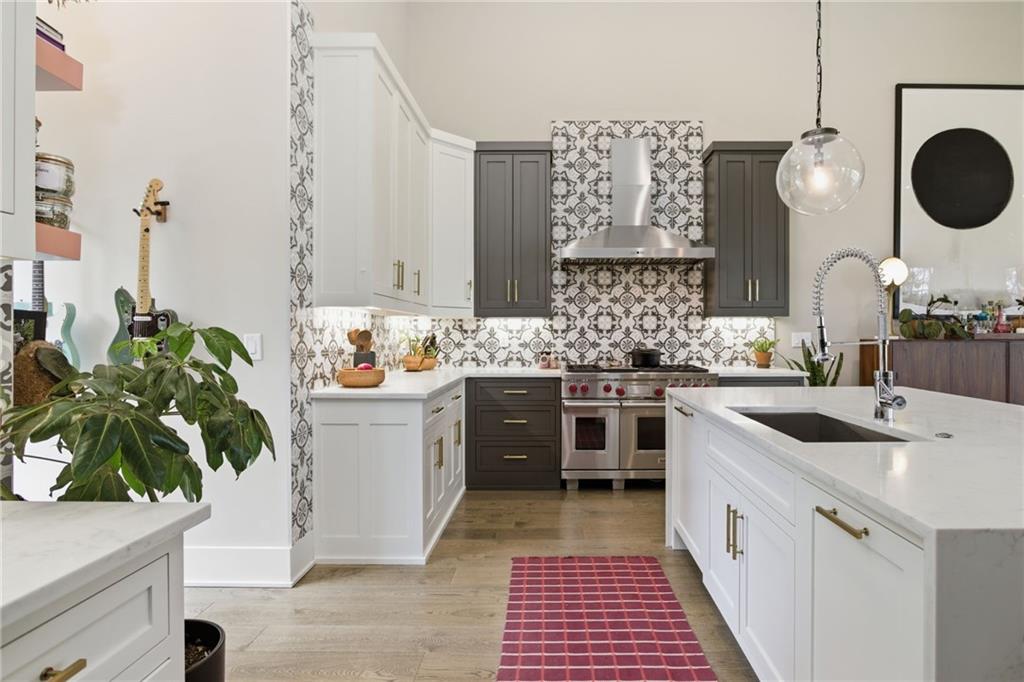 571 Overbrook Drive NW