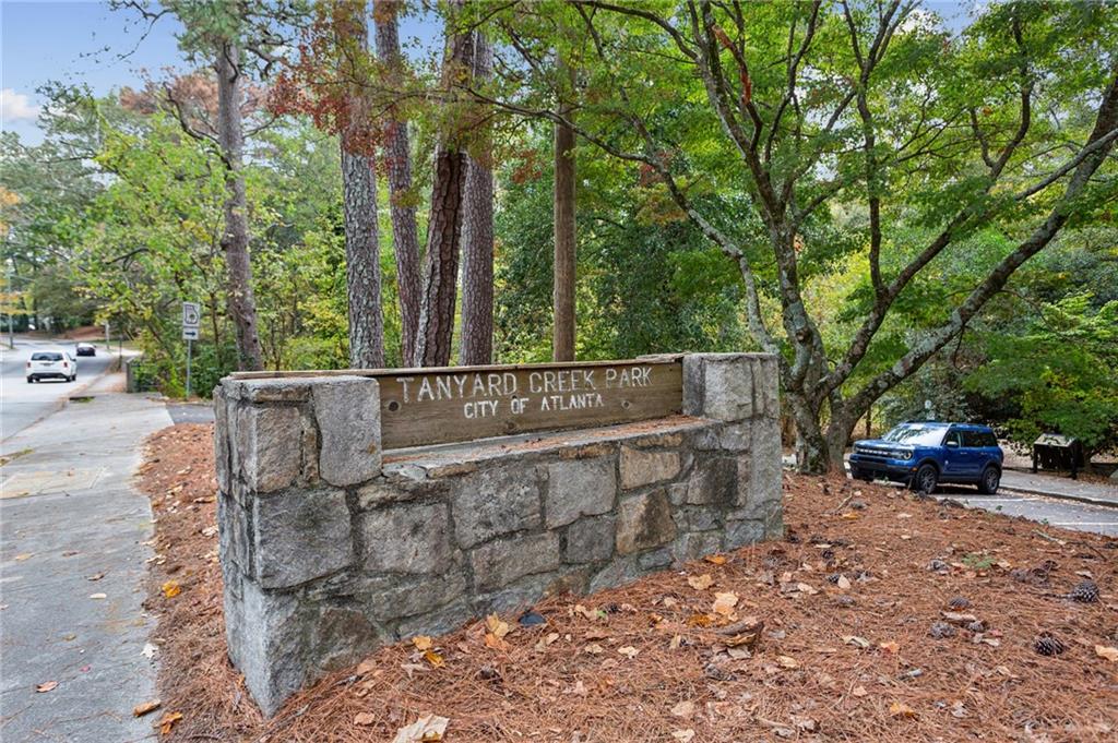 571 Overbrook Drive NW