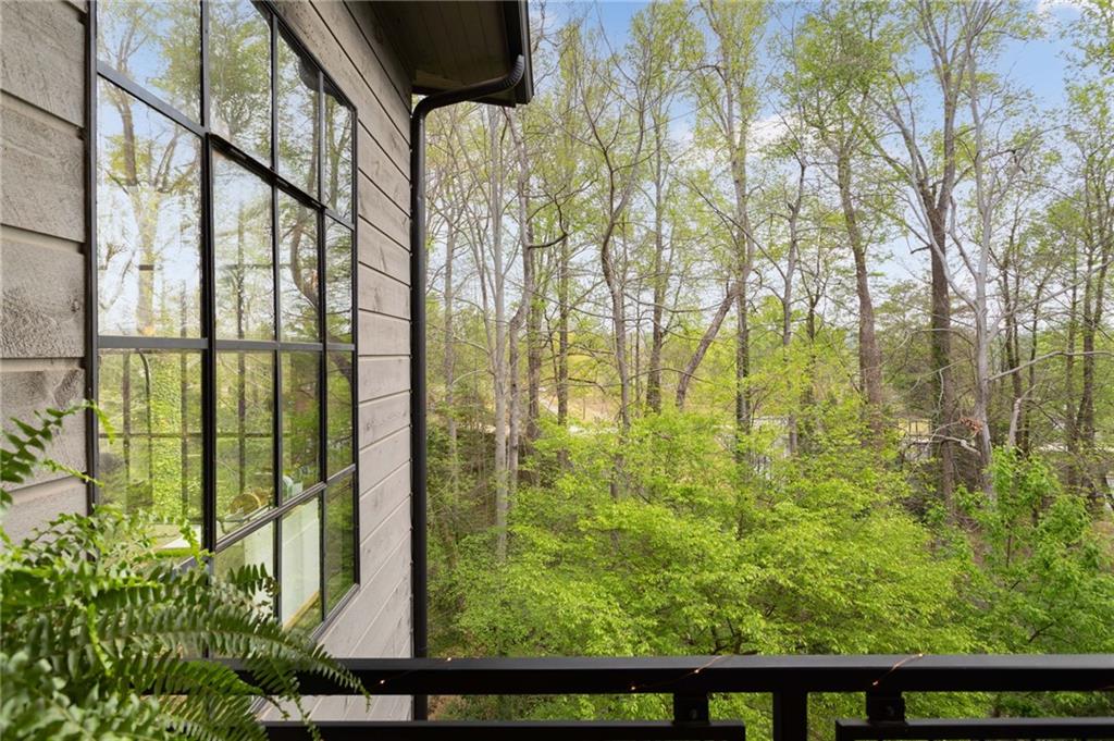 571 Overbrook Drive NW