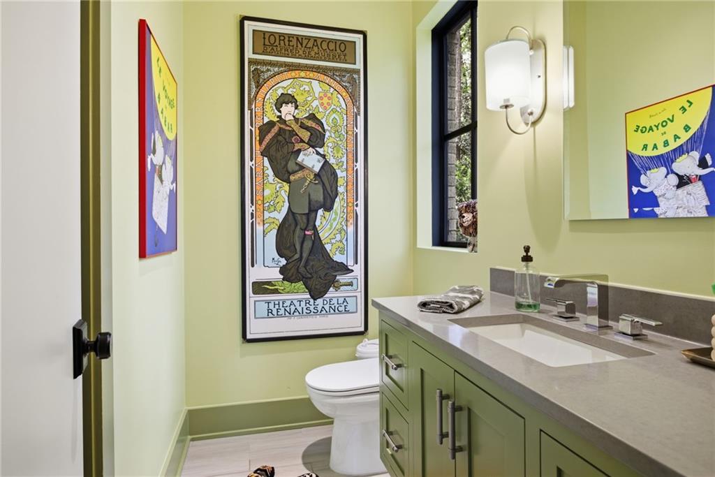 571 Overbrook Drive NW