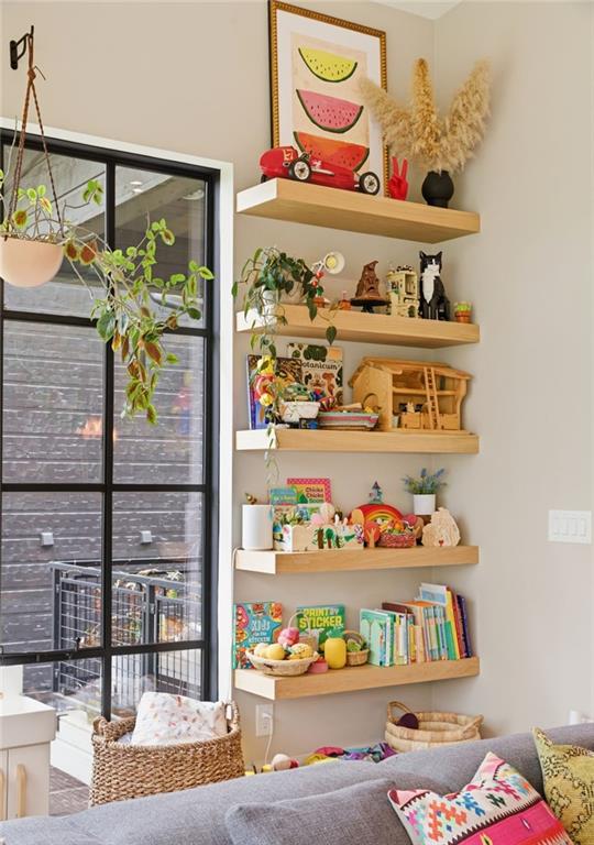 571 Overbrook Drive NW