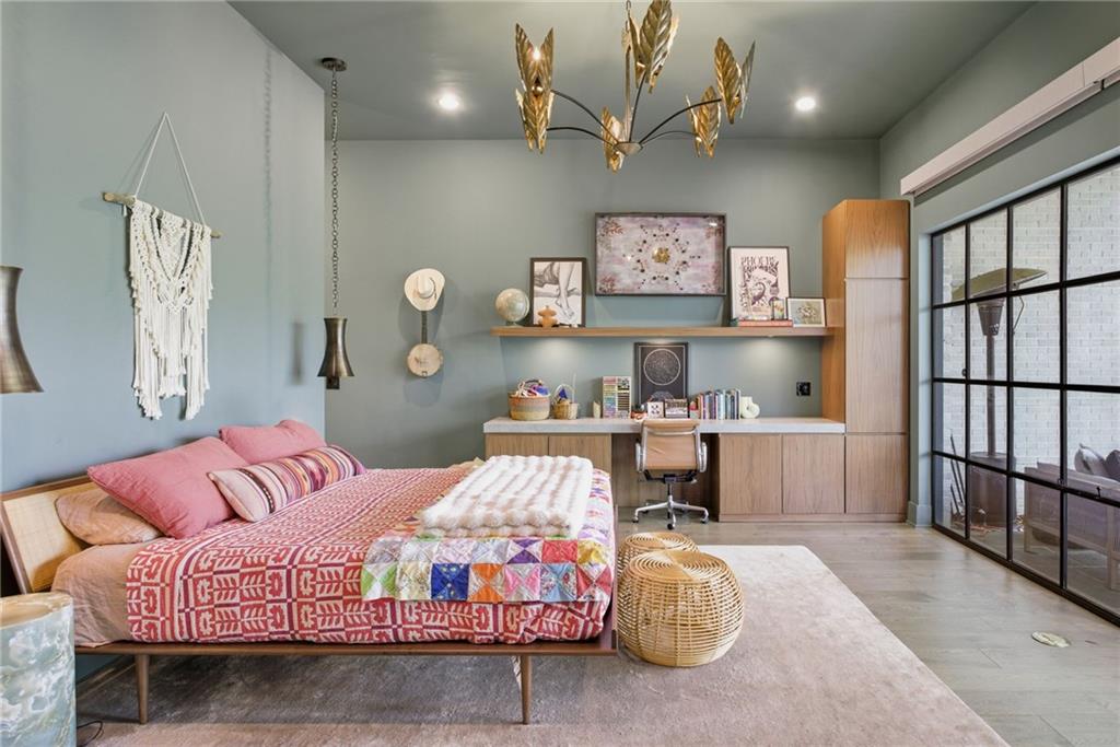 571 Overbrook Drive NW