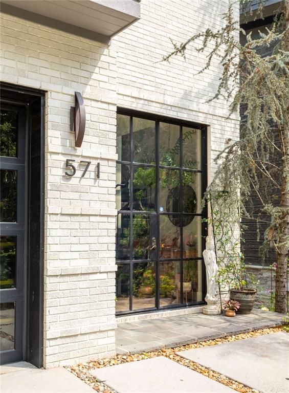 571 Overbrook Drive NW