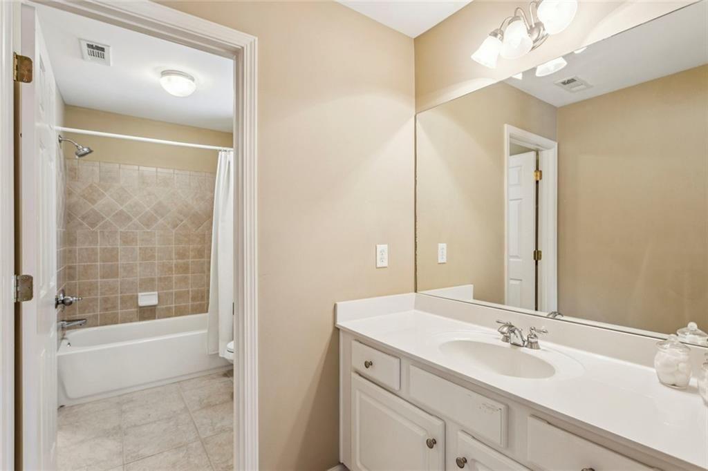 3020 Woodbridge Lane