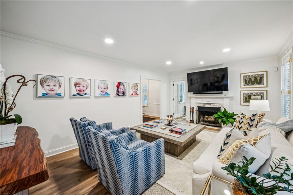 1892 Greystone Road NW