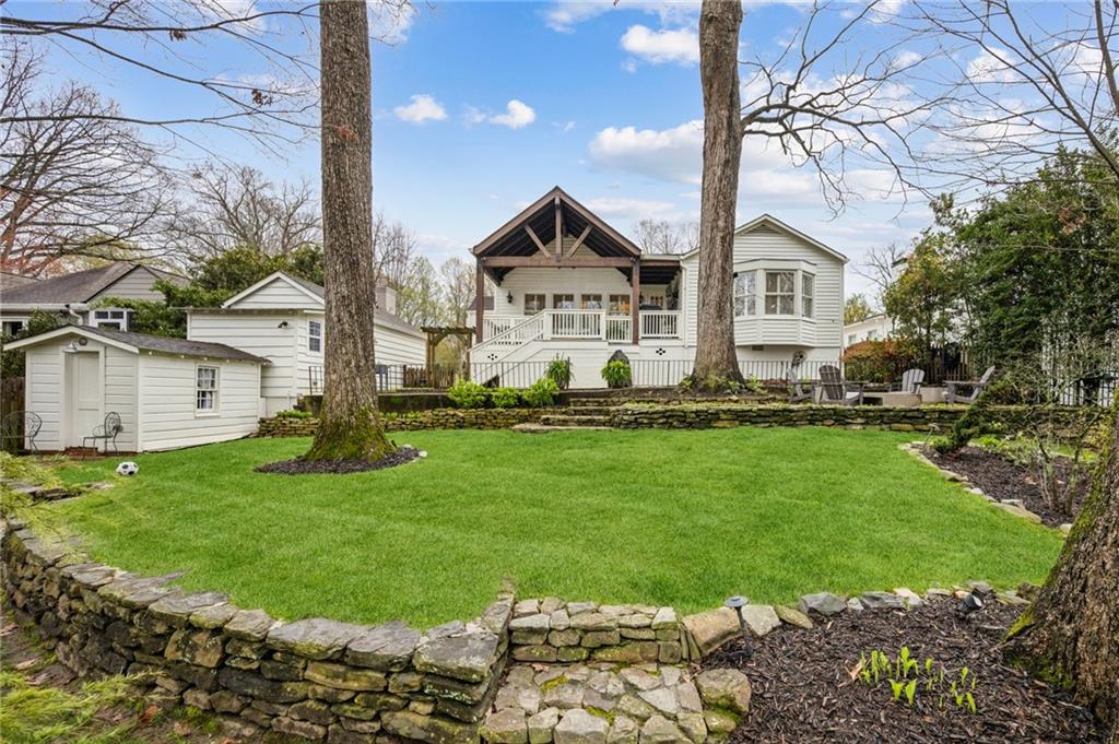 1892 Greystone Road NW