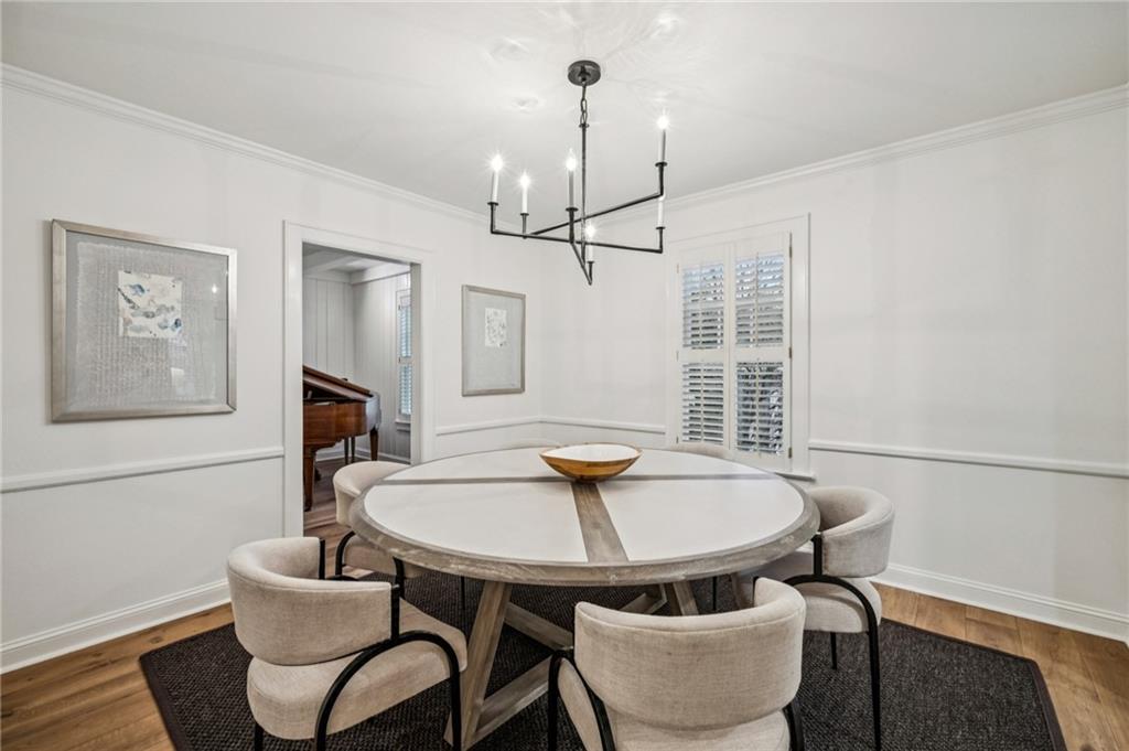 1892 Greystone Road NW