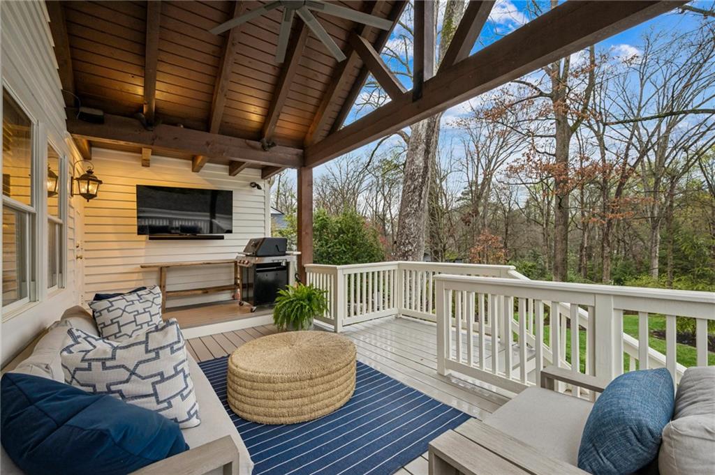 1892 Greystone Road NW