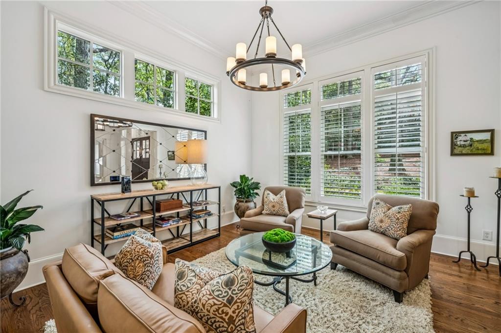 2960 Castlewood Drive NW