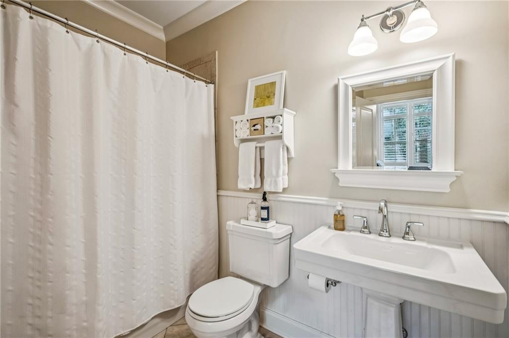 2960 Castlewood Drive NW