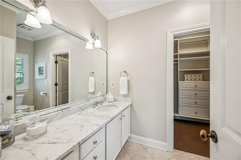 2960 Castlewood Drive NW