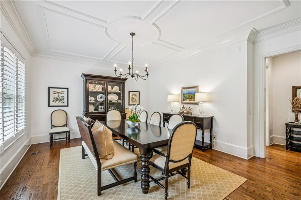 2960 Castlewood Drive NW