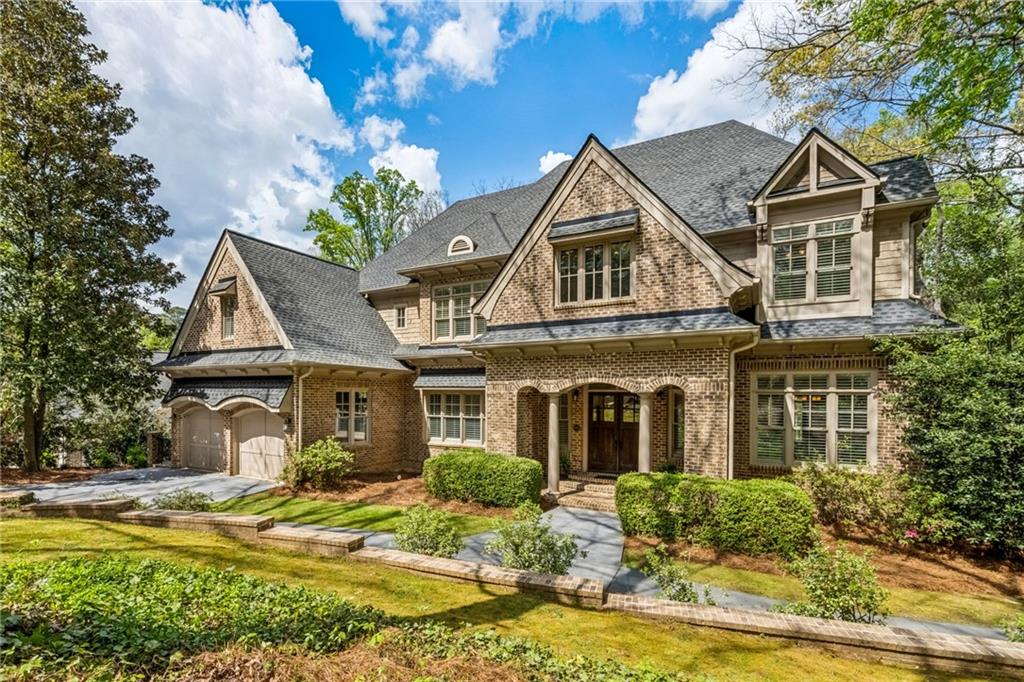 2960 Castlewood Drive NW