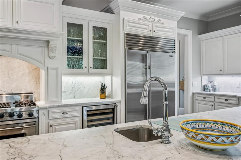 2960 Castlewood Drive NW