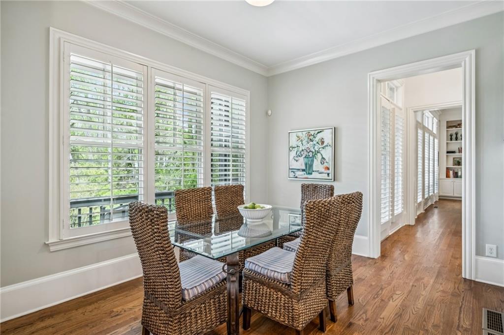 2960 Castlewood Drive NW