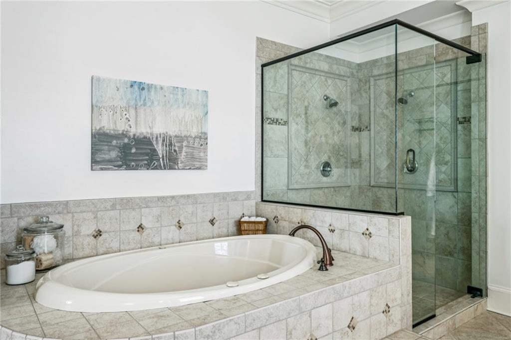 2960 Castlewood Drive NW