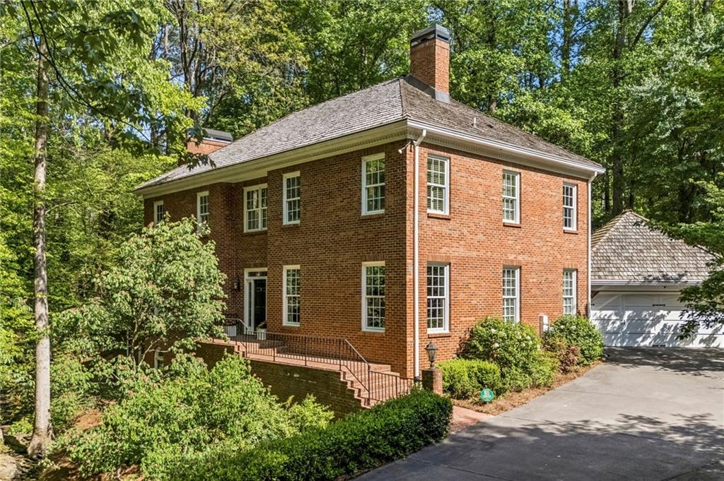 10 Albemarle Drive NW