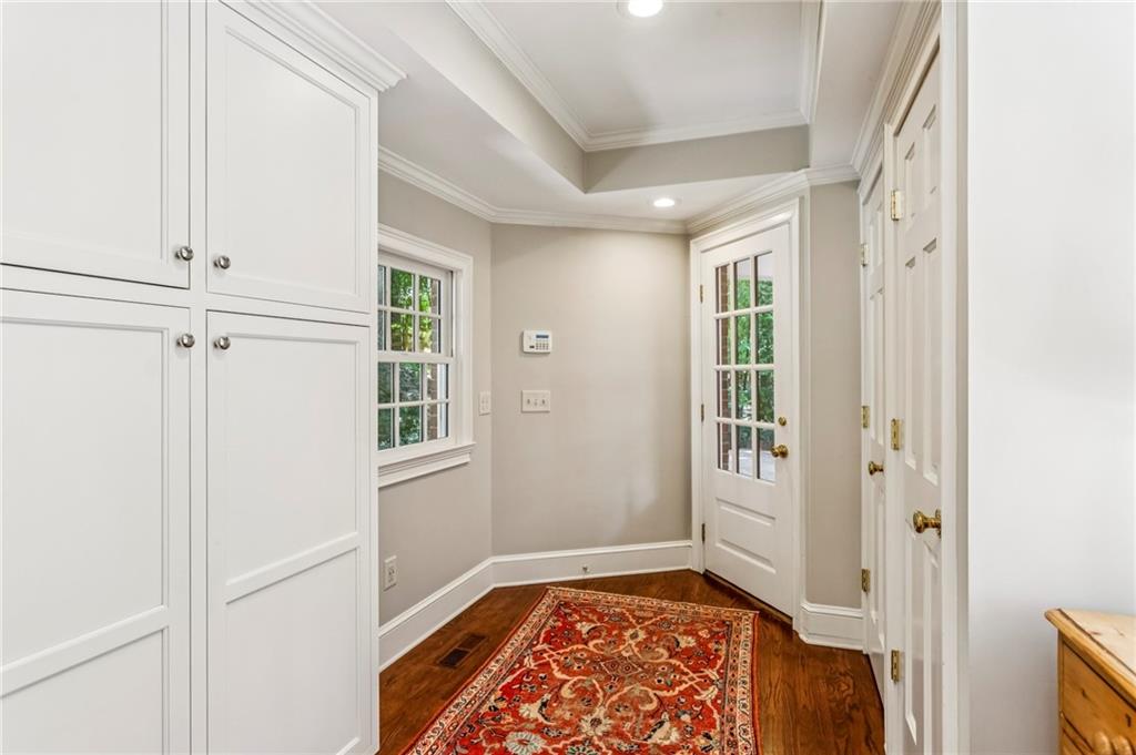 10 Albemarle Drive NW