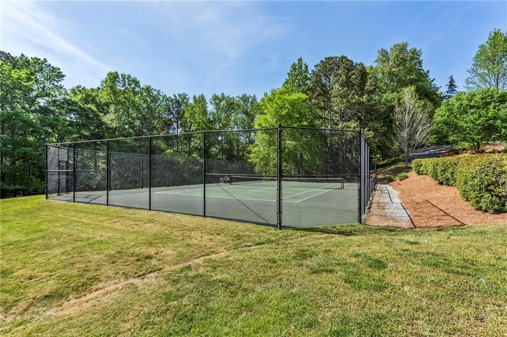 10 Albemarle Drive NW