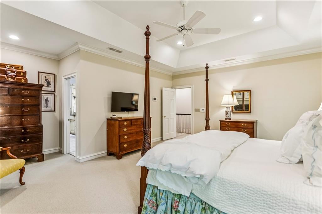 10 Albemarle Drive NW