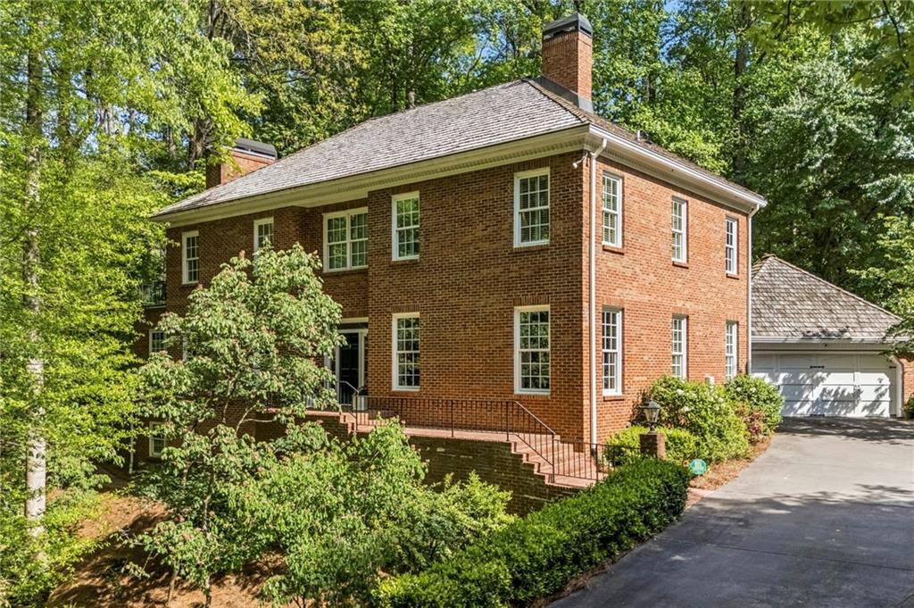 10 Albemarle Drive NW